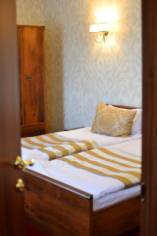 Kera Hotel Nesterenki Bilik gambar