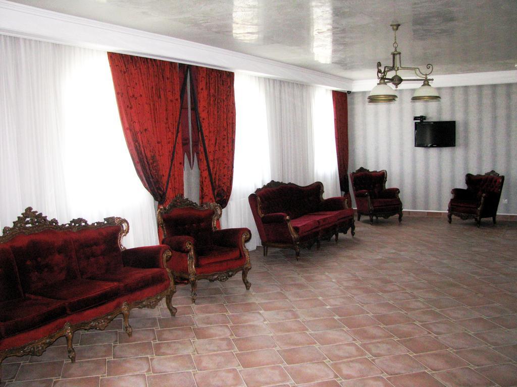 Kera Hotel Nesterenki Luaran gambar