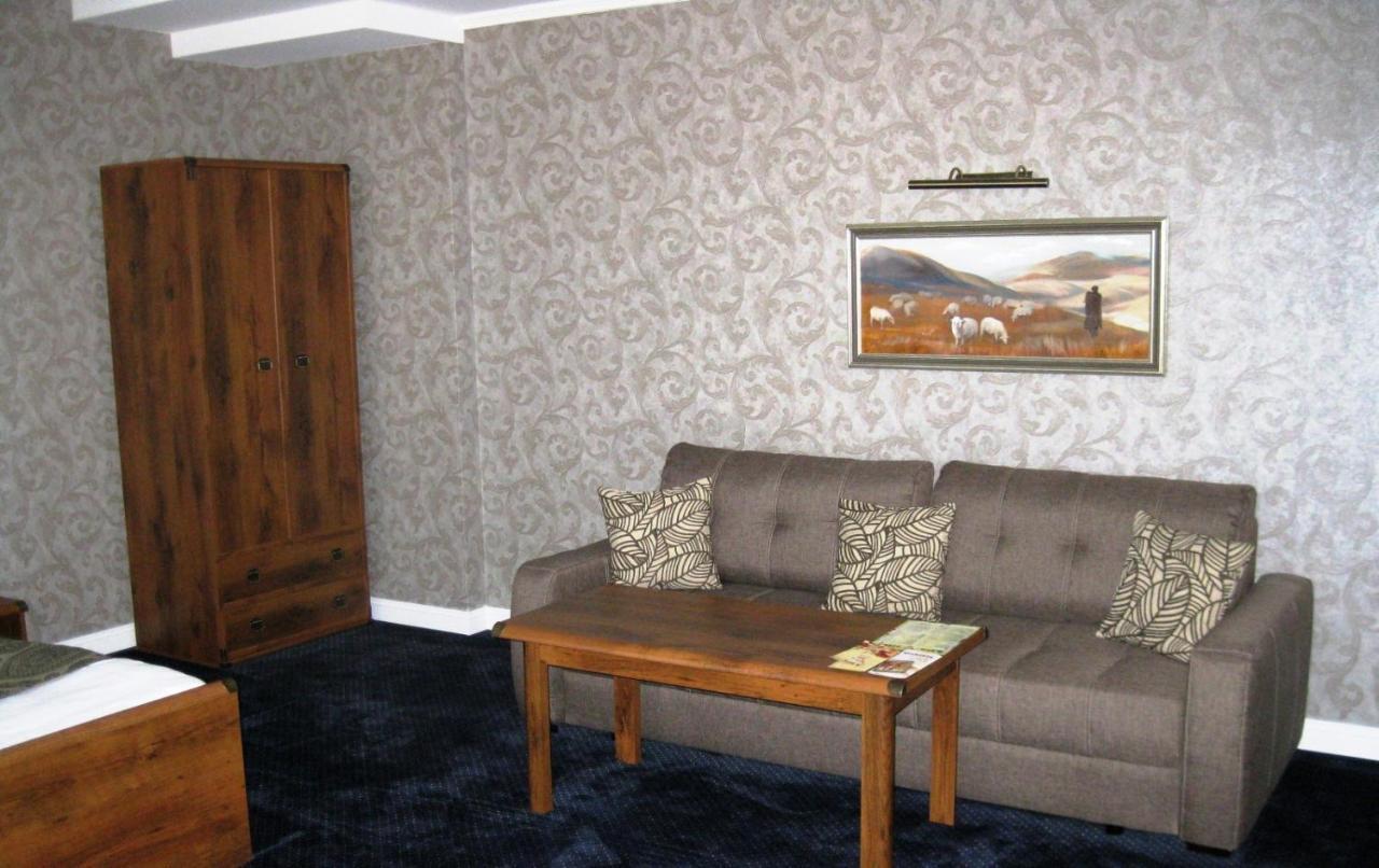 Kera Hotel Nesterenki Luaran gambar